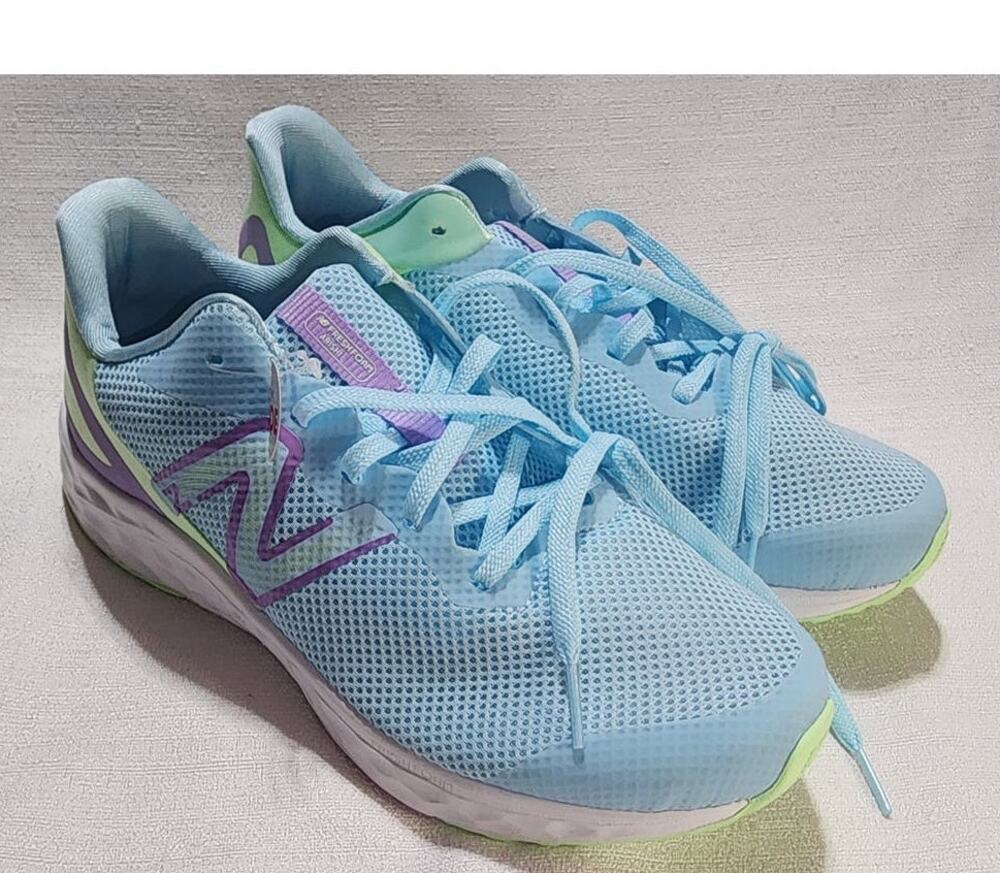Arishi v4 New Balance Fresh Foam size women's size 7